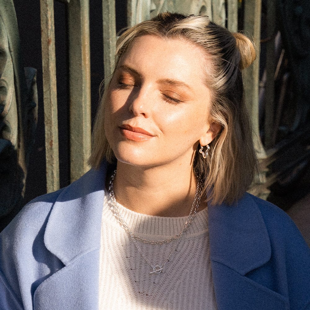 estee-lalonde-wavy-hoop-earrings-sterling-silver-daisy-london