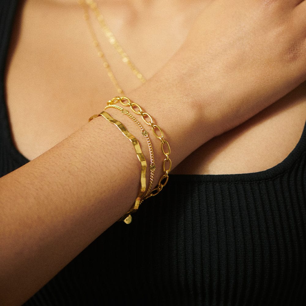 estee-lalonde-wavy-snake-bracelet-18ct-gold-plated-daisy-london