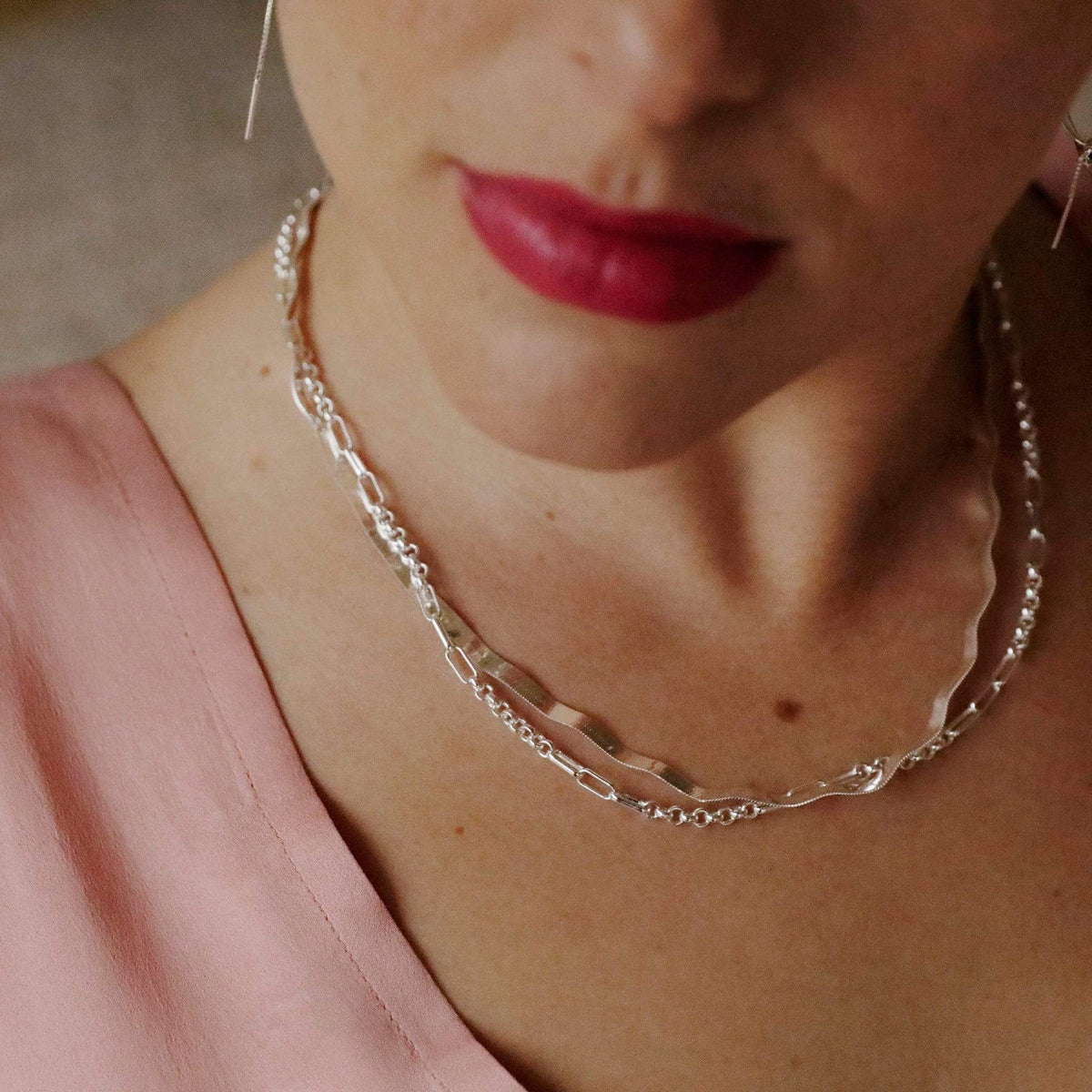 estee-lalonde-wavy-snake-chain-necklace-sterling-silver-daisy-london