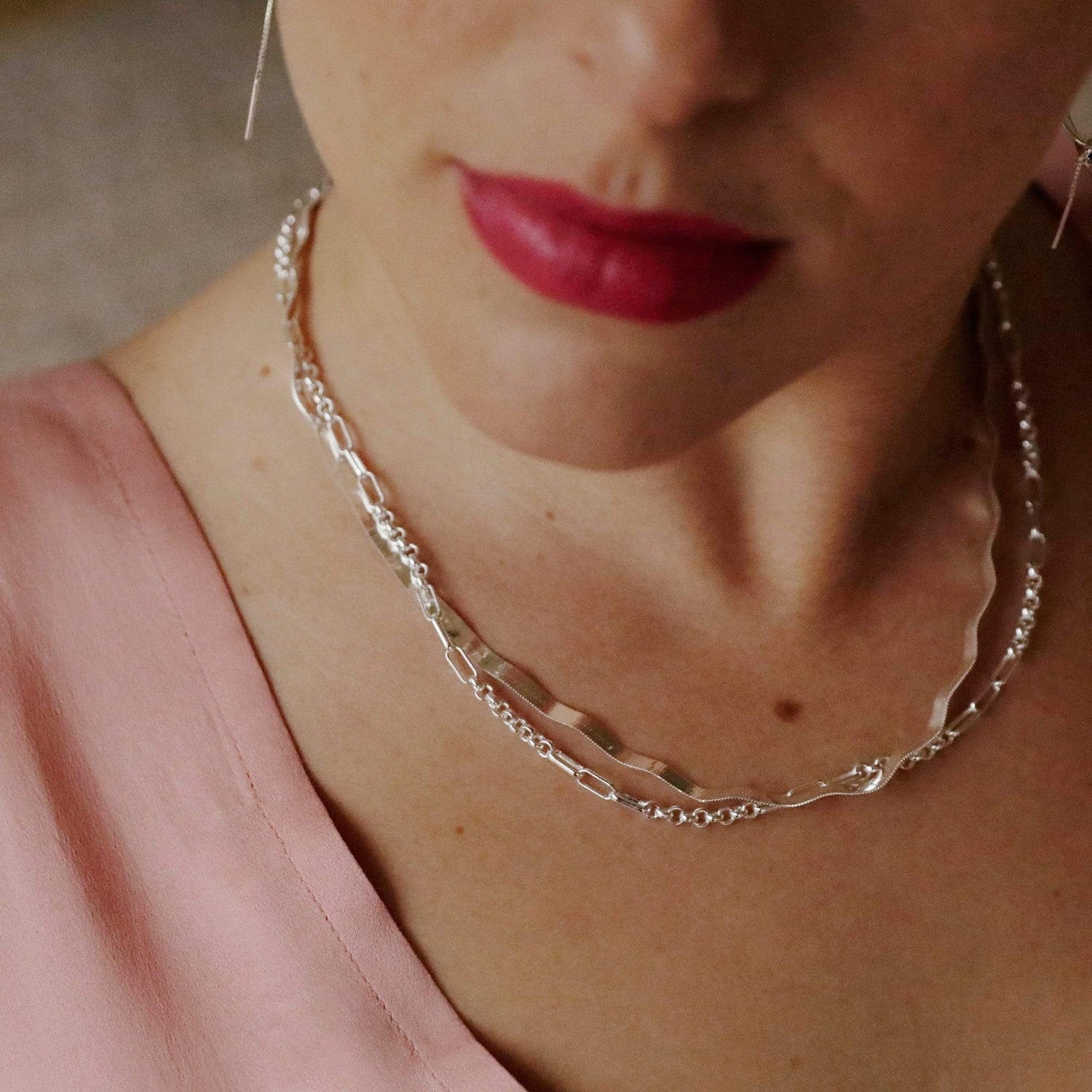 estee-lalonde-wavy-snake-chain-necklace-sterling-silver-daisy-london