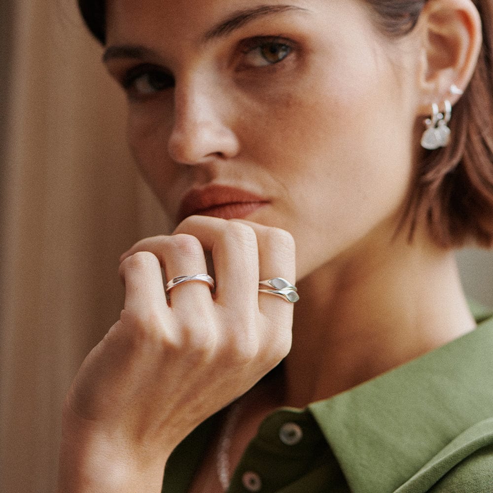 estee-lalonde-wavy-stacking-ring-sterling-silver-daisy-london