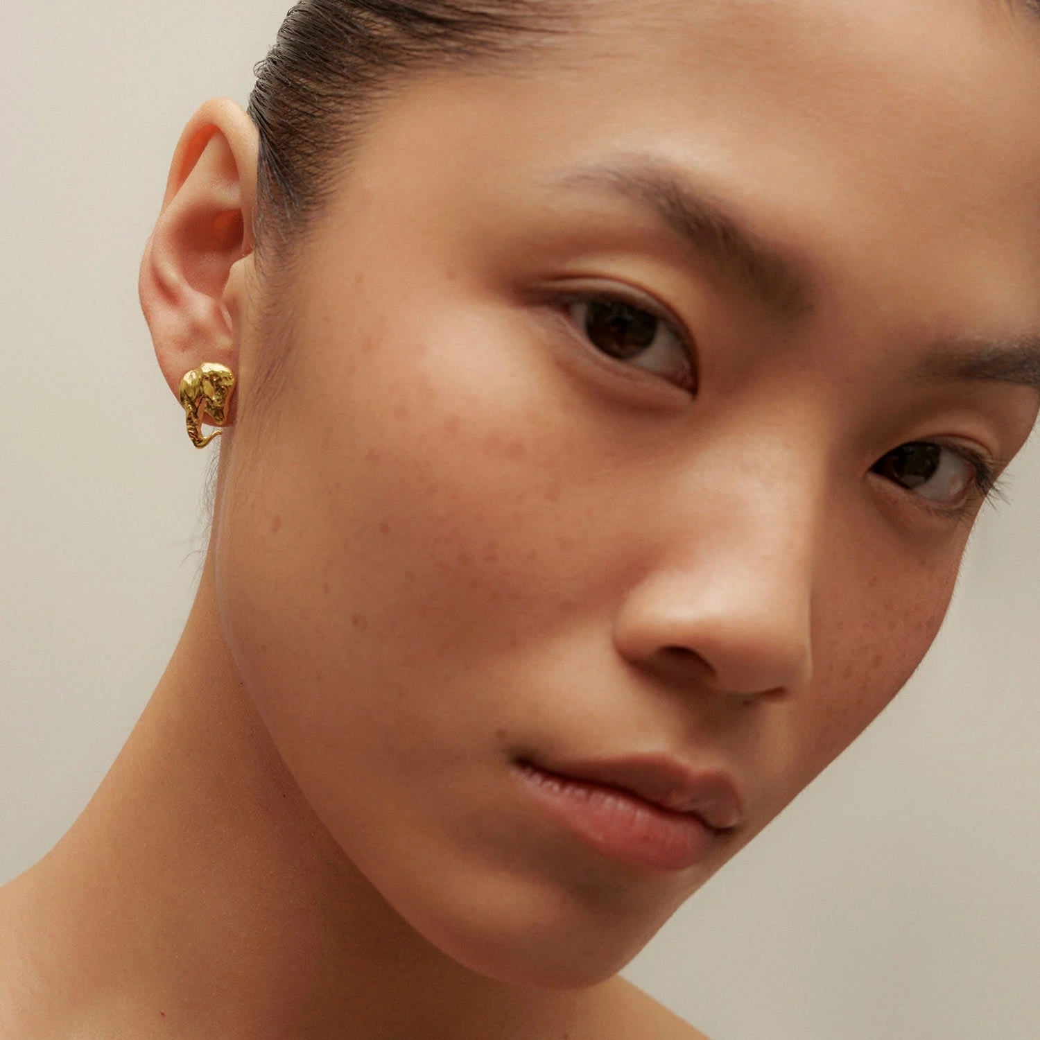 Euphoria Elephant Earrings Gold