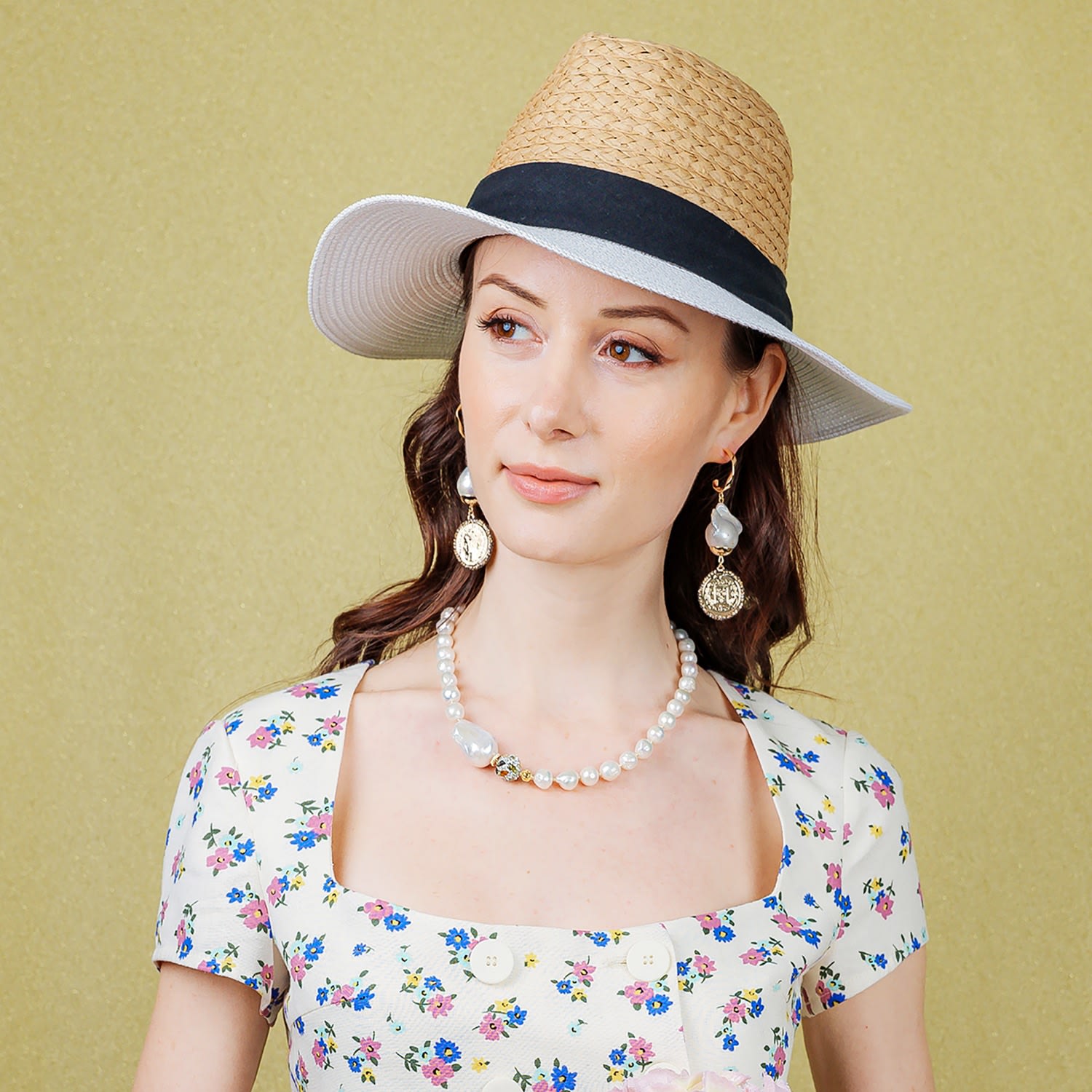 Irregular Pearls With Baroque Pearls & Rhinestones Necklace