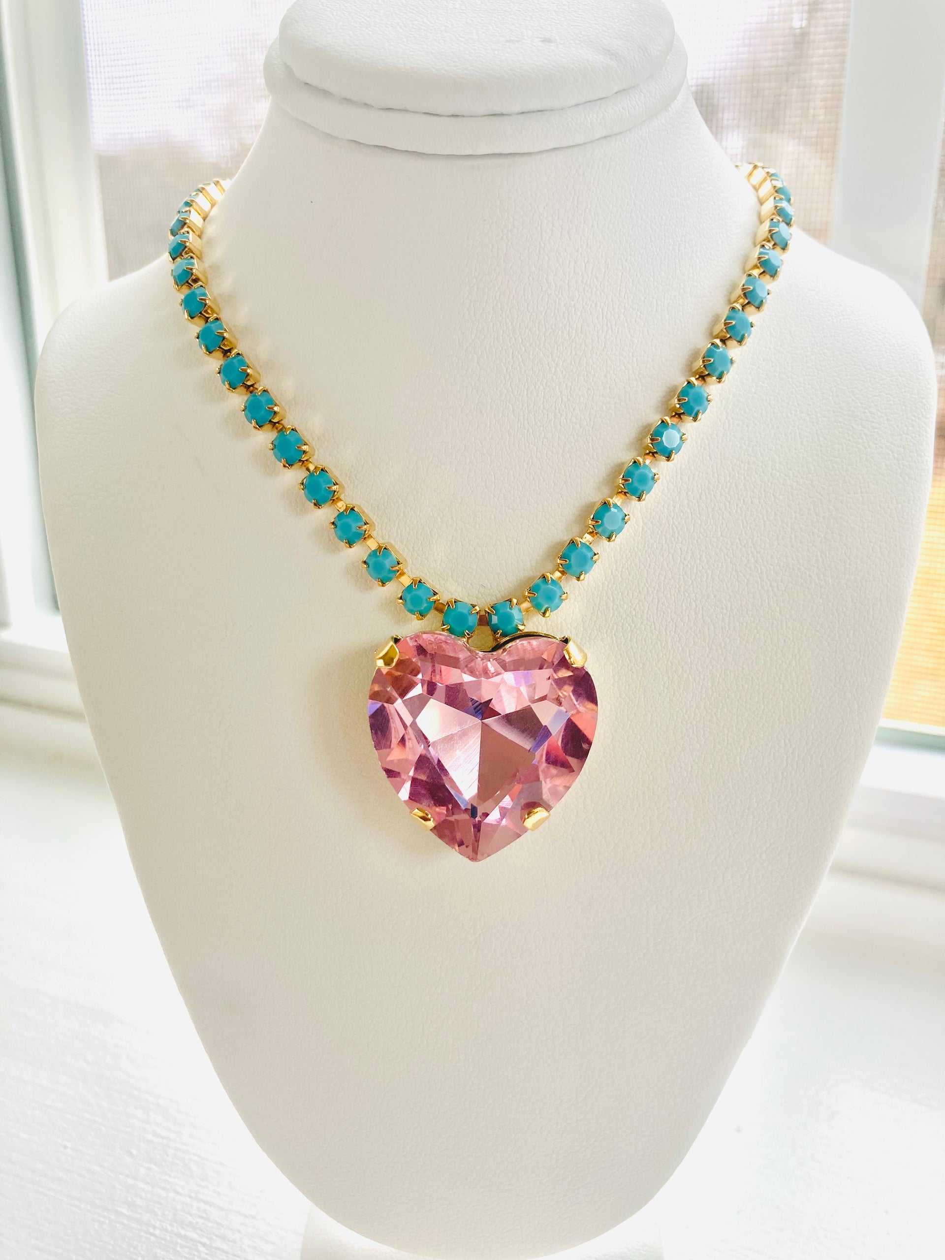 Heart Of The Ocean Necklace Light Pink