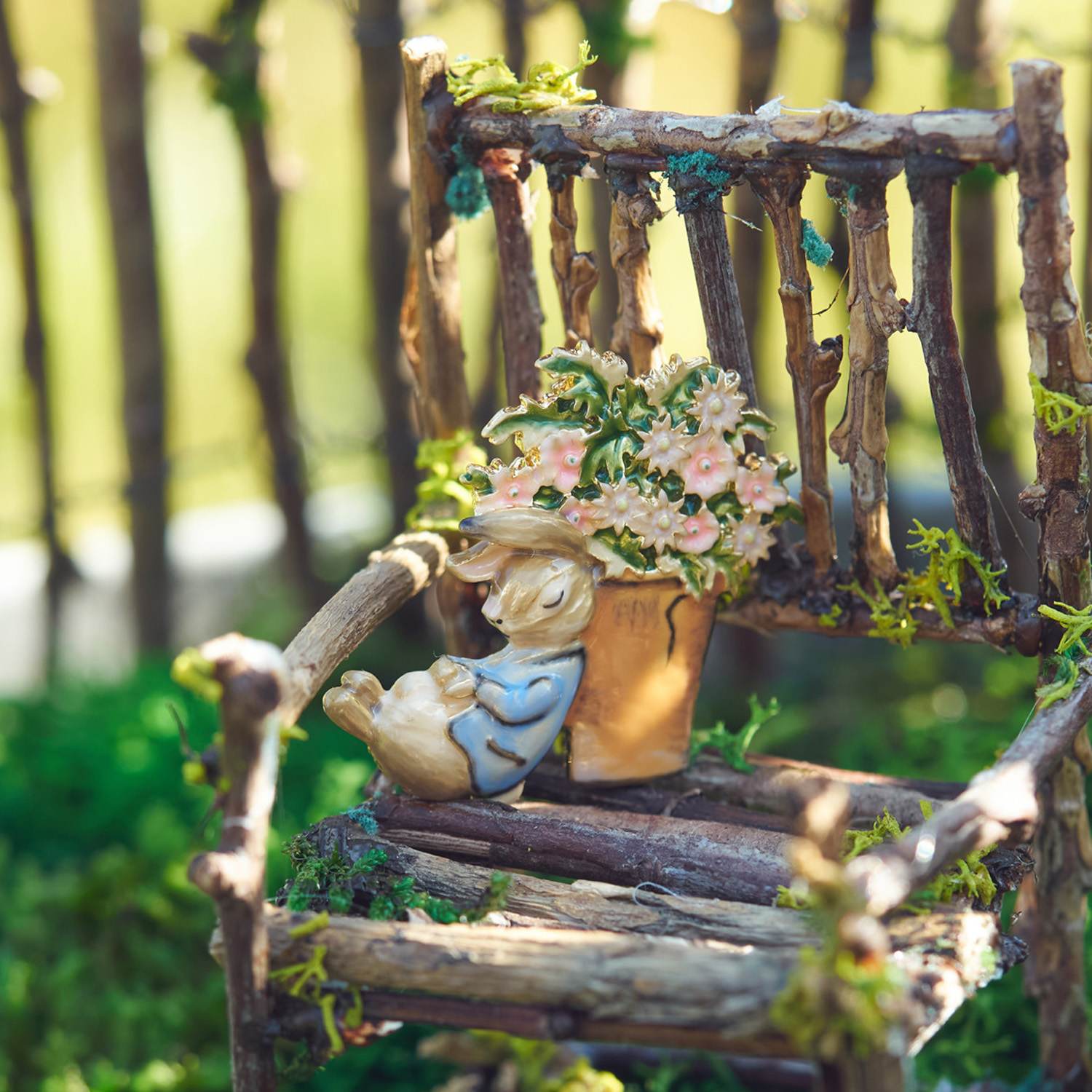 Fable England X Peter Rabbit Brooch & Cotton-Tail Necklace Set