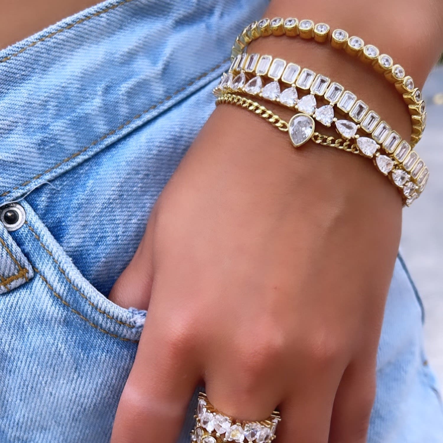 Fancy Shape On A Curb Chain Bracelet - Pear