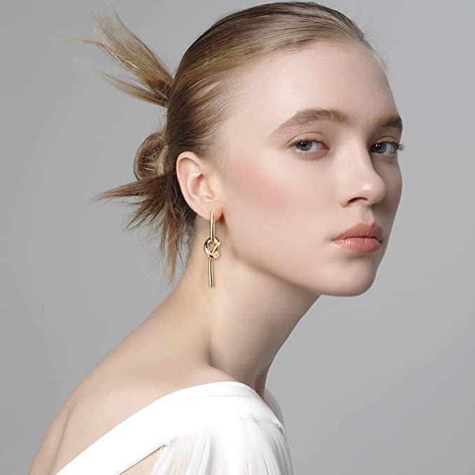 18k Gold Knot Earrings