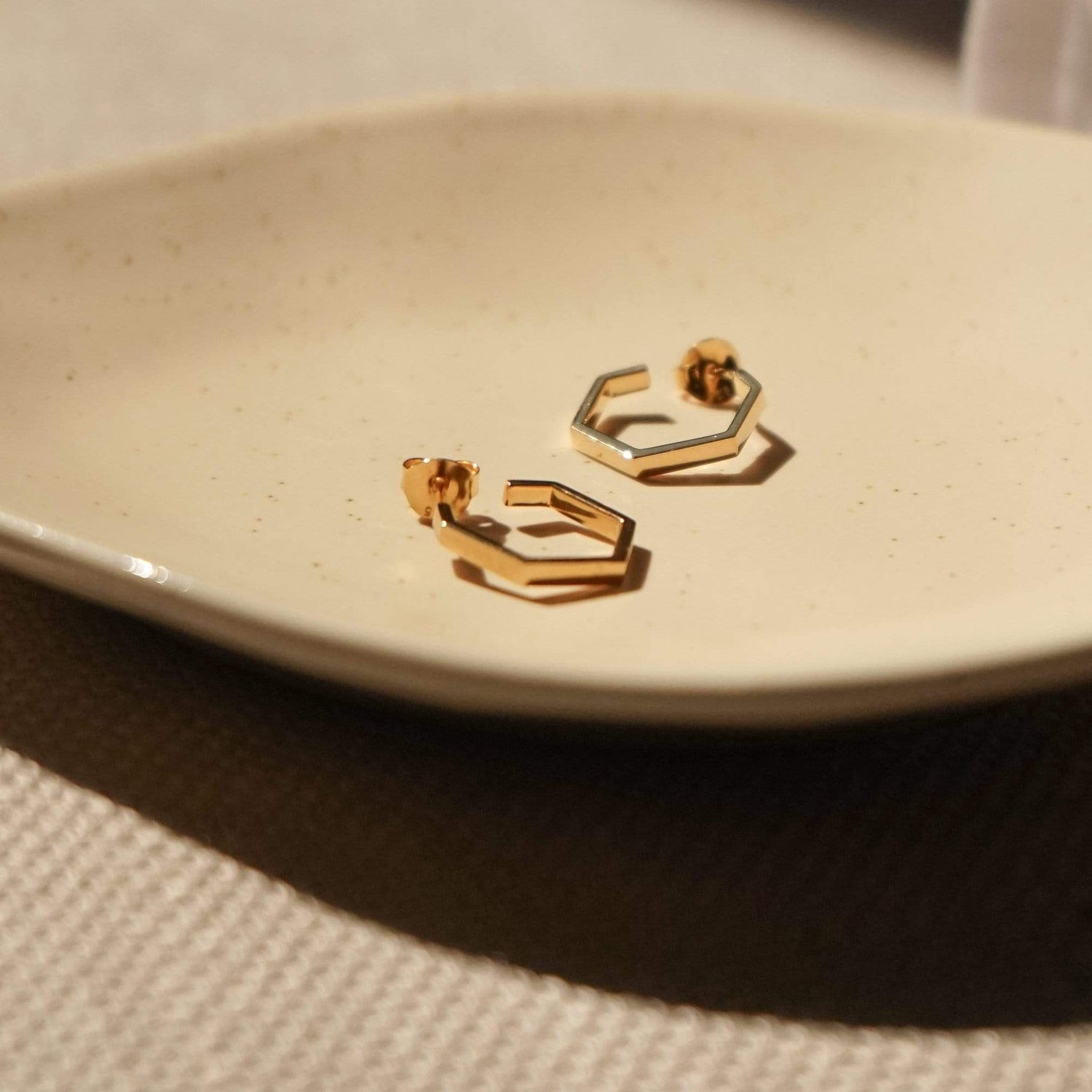 fine-hexagon-hoop-earrings-18ct-gold-plated-daisy-london