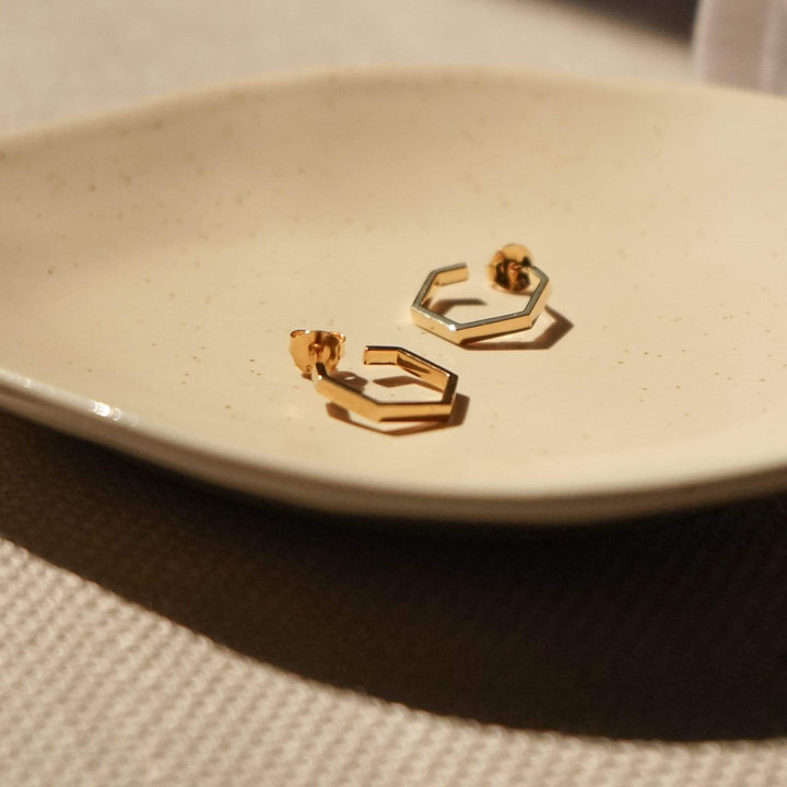 fine-hexagon-hoop-earrings-18ct-gold-plated-daisy-london