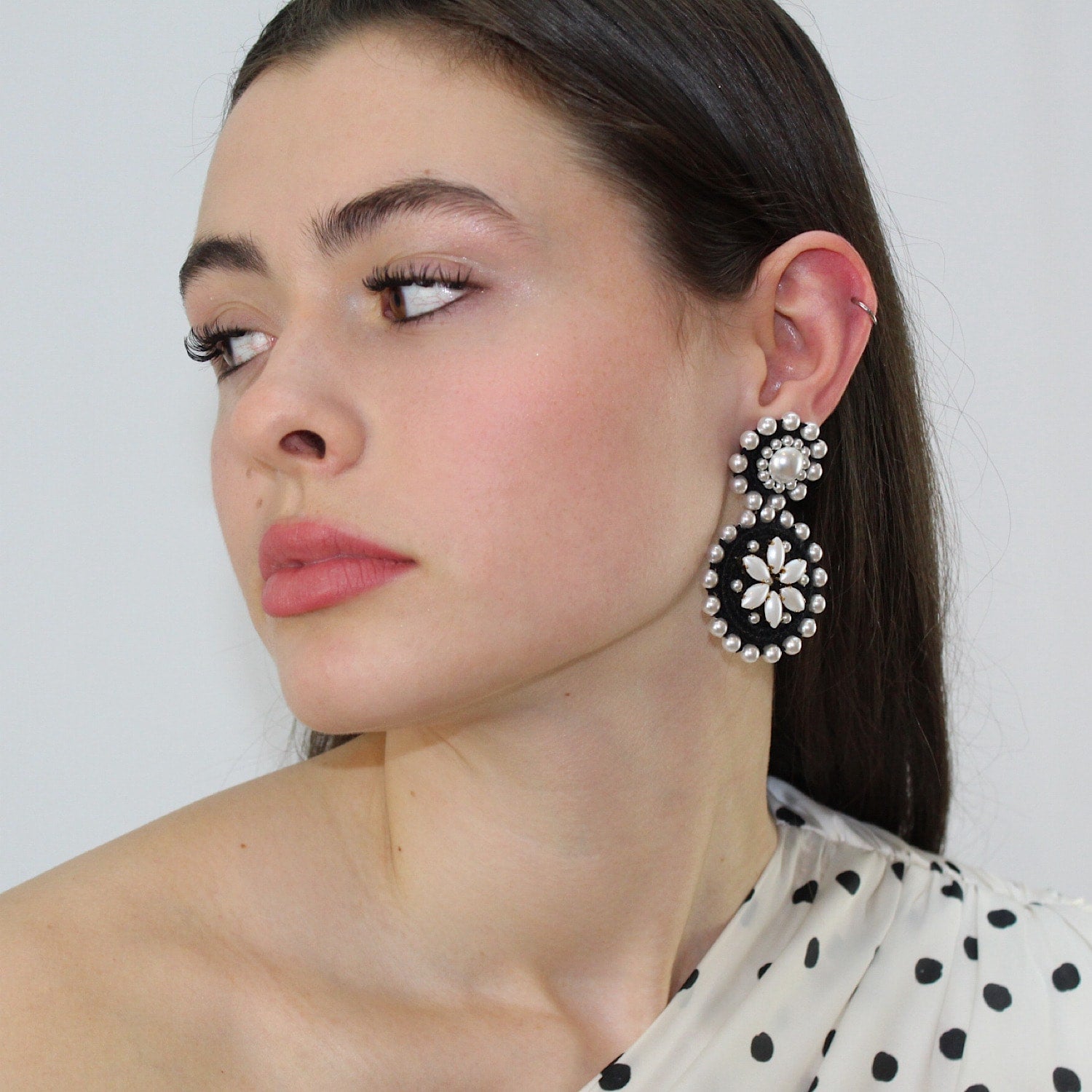 Flower Drop Black & White