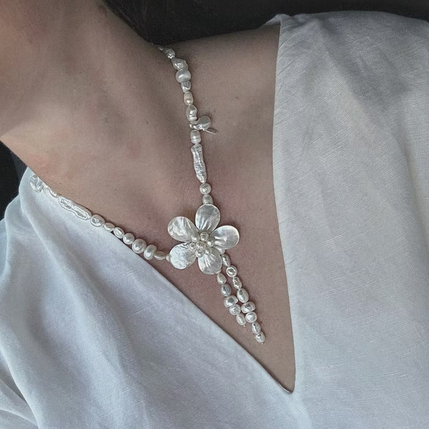 Flower Pearl Necklace