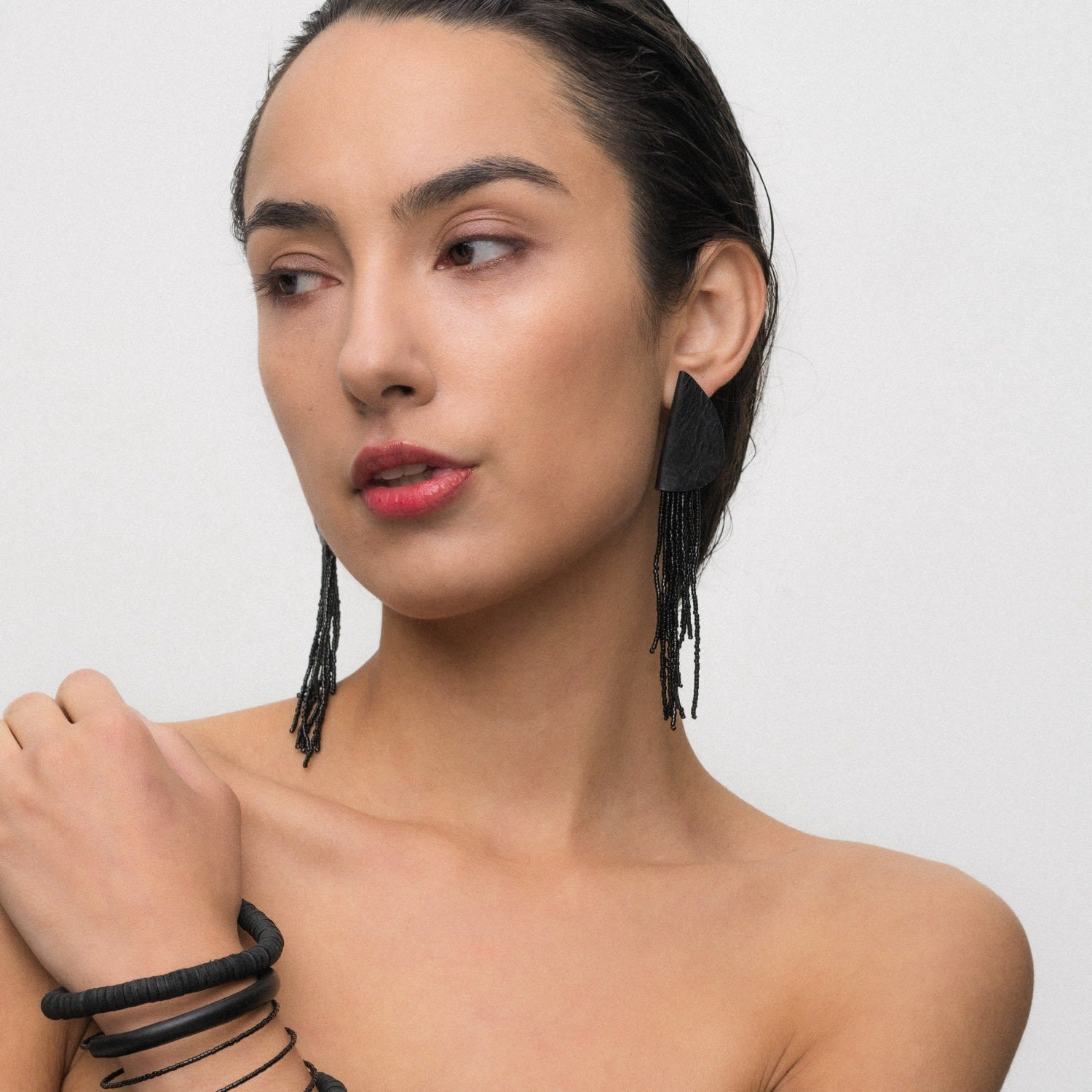 Flowline Beaded Dangle Earrings Black