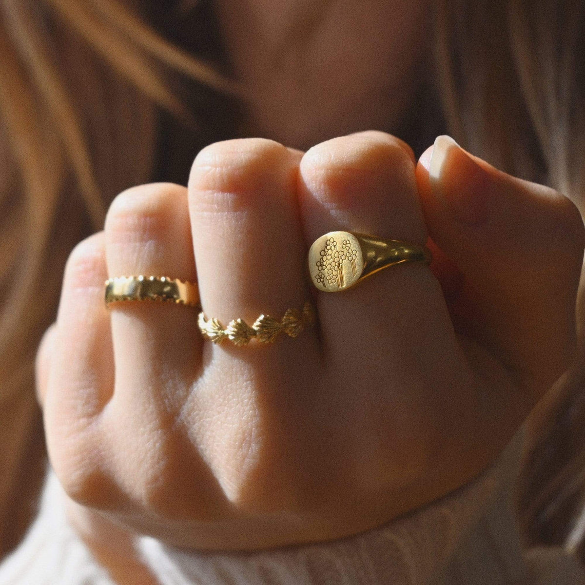 forget-me-not-signet-ring-18ct-gold-plated-925-sterling-silver18ct-gold-plated-daisy-london