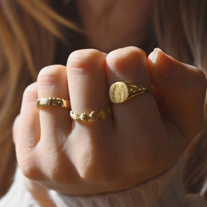 forget-me-not-signet-ring-18ct-gold-plated-925-sterling-silver18ct-gold-plated-daisy-london