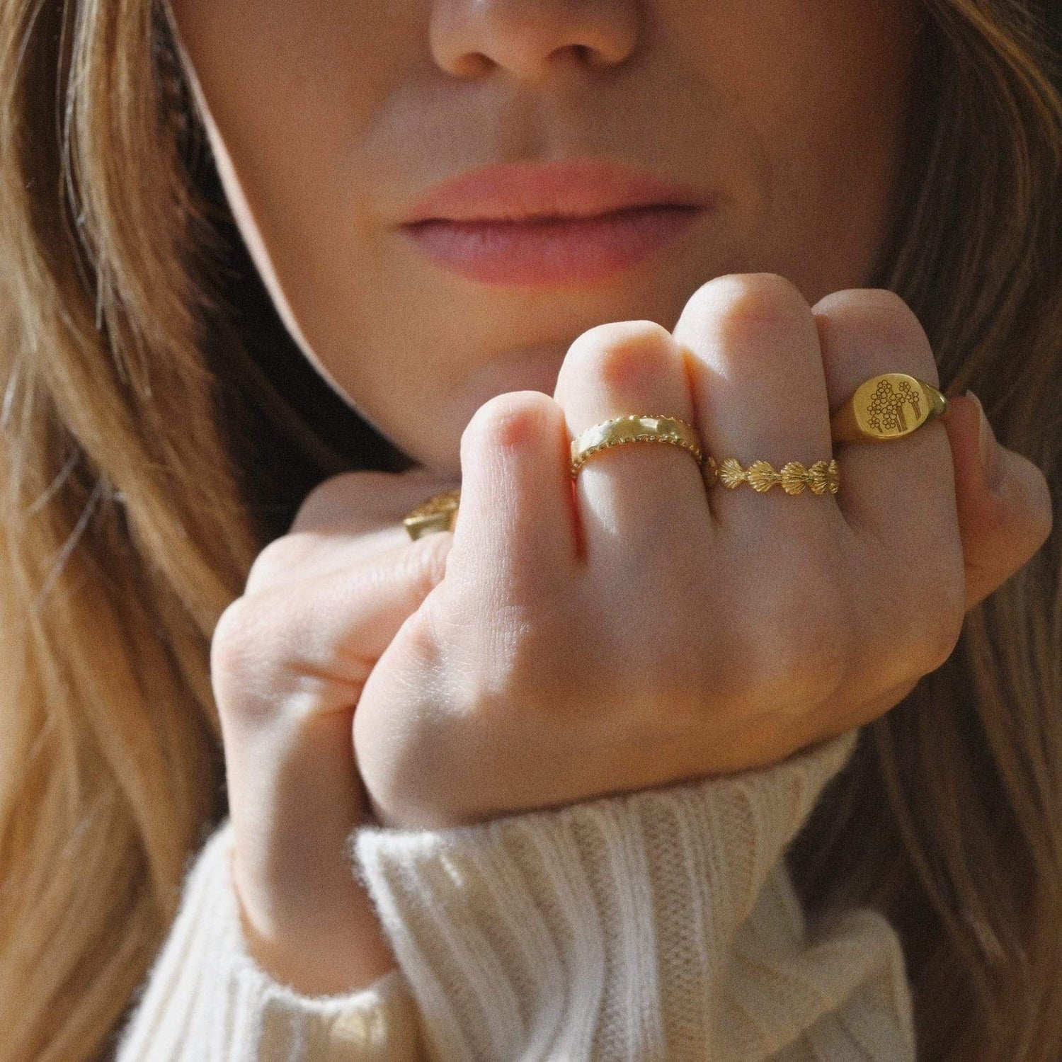 forget-me-not-signet-ring-18ct-gold-plated-925-sterling-silver18ct-gold-plated-daisy-london