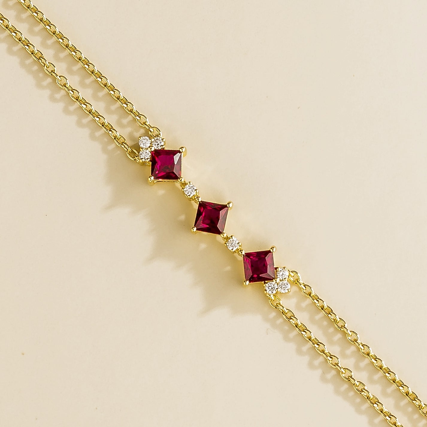 Forma Gold Bracelet Set With Ruby & Diamond