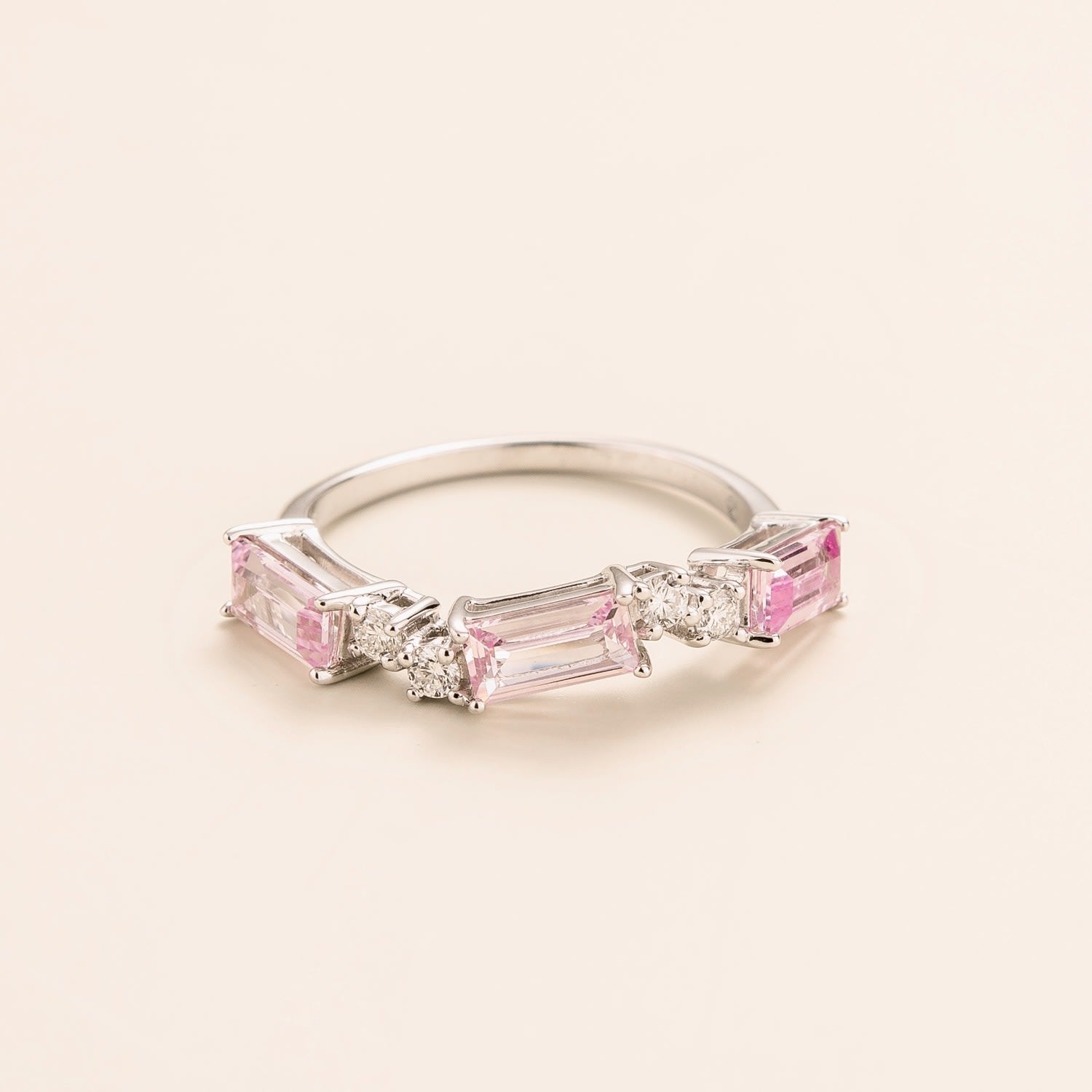 Forma Ring In Pink Sapphire & Diamond