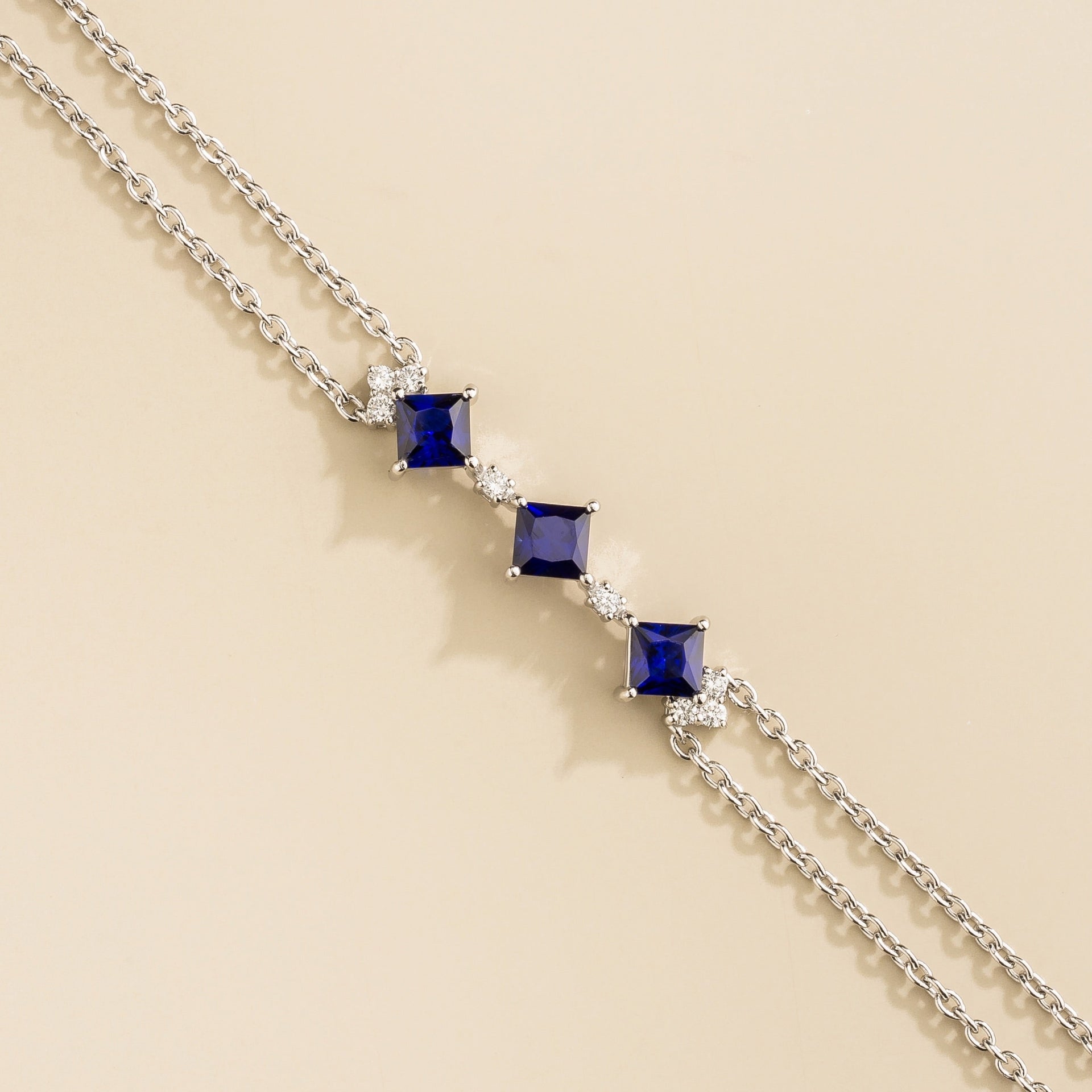 Forma White Gold Bracelet Set With Blue Sapphire & Diamond