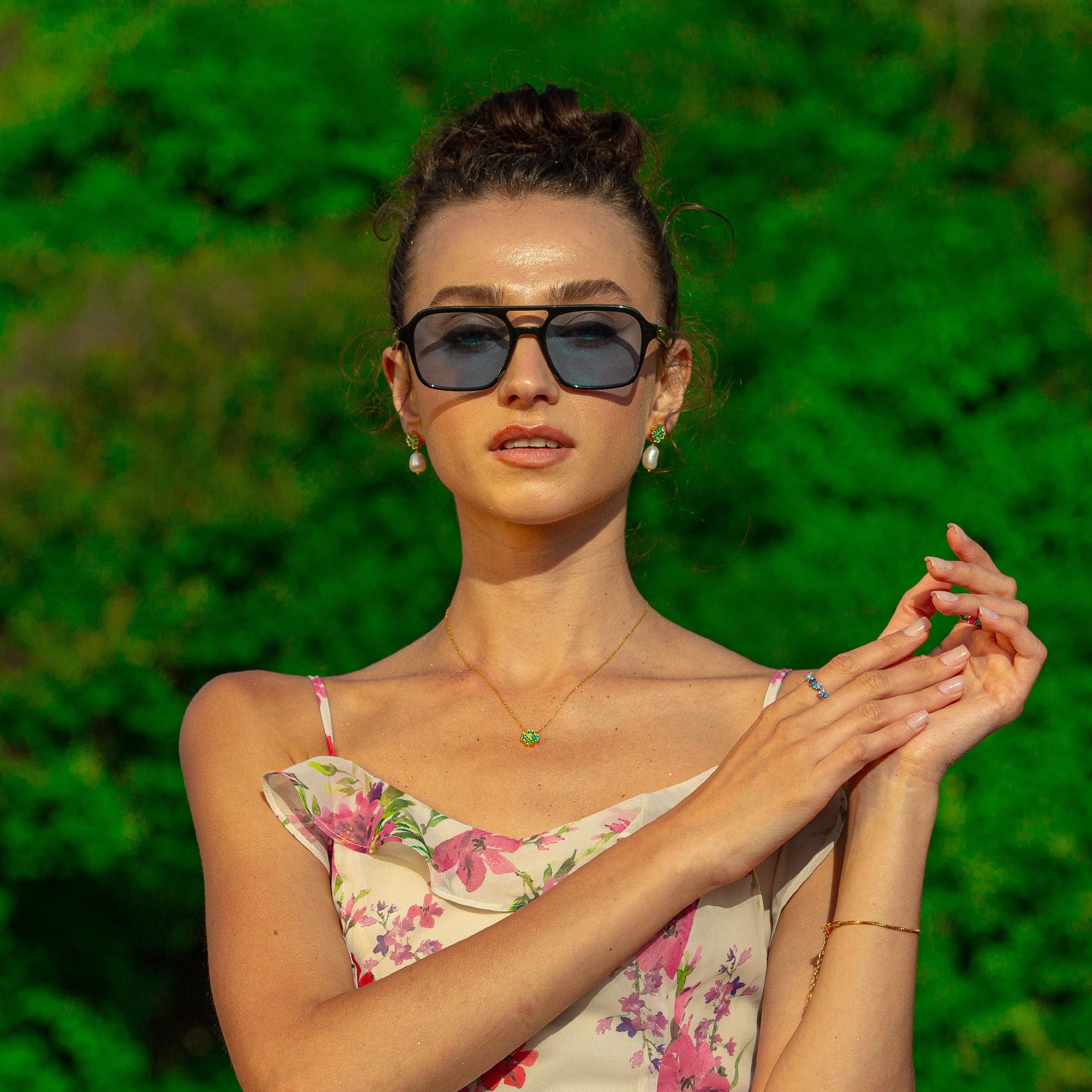 Four Leaves Clover Stud Pearl Drop Earrings In Gold With Green Gemstones