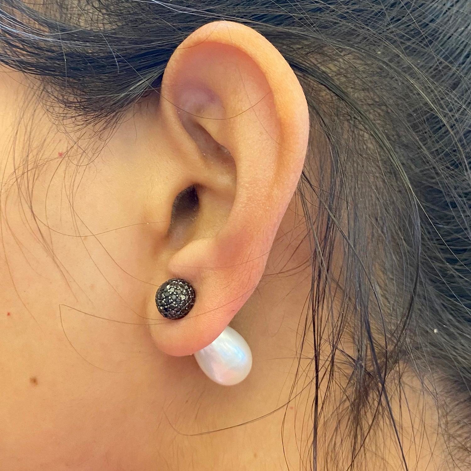 Fresh Water Pearl & Black Diamond Tunnel Earrings In Gold