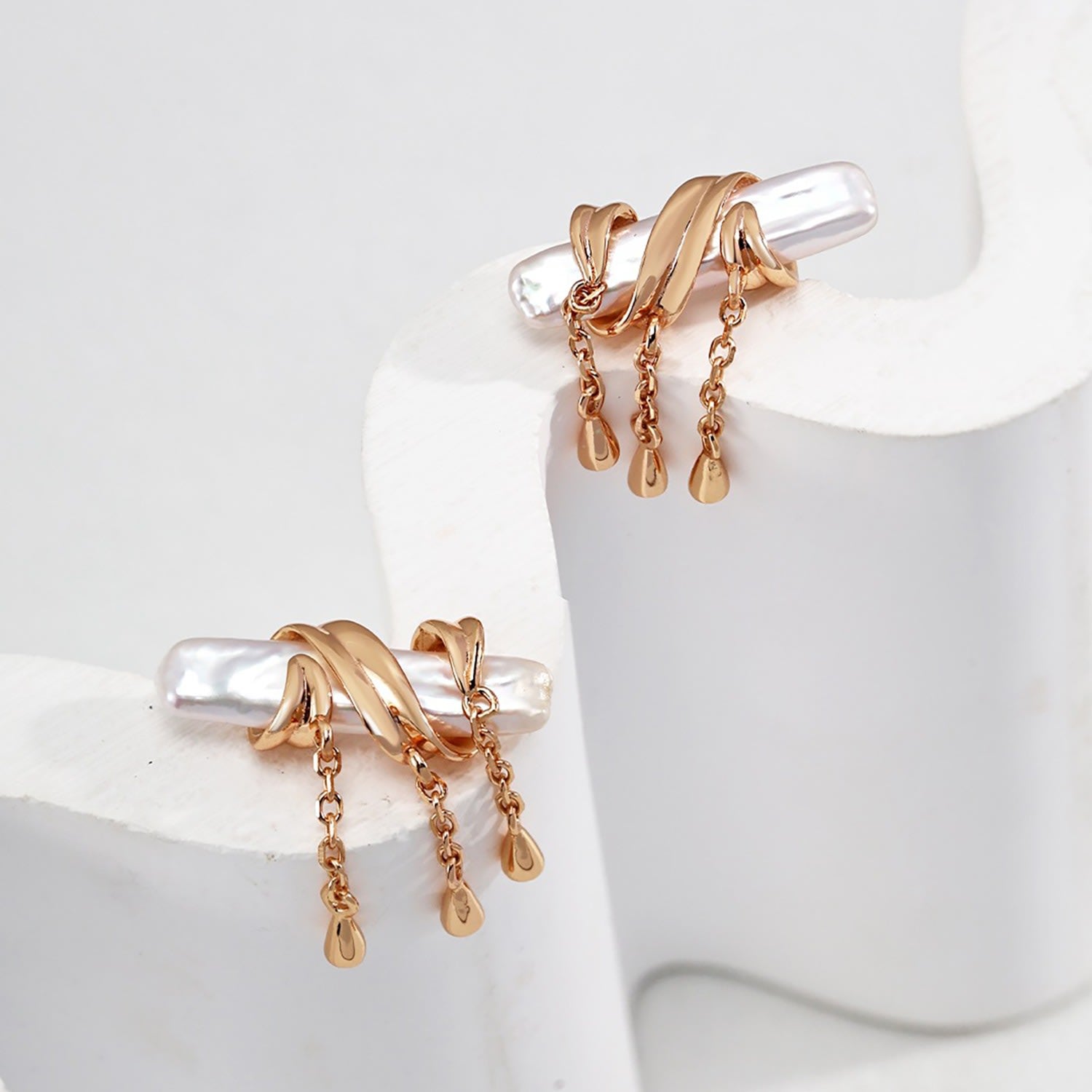 Freshwater Pearls With Gold Tassel Exquisite Earrings