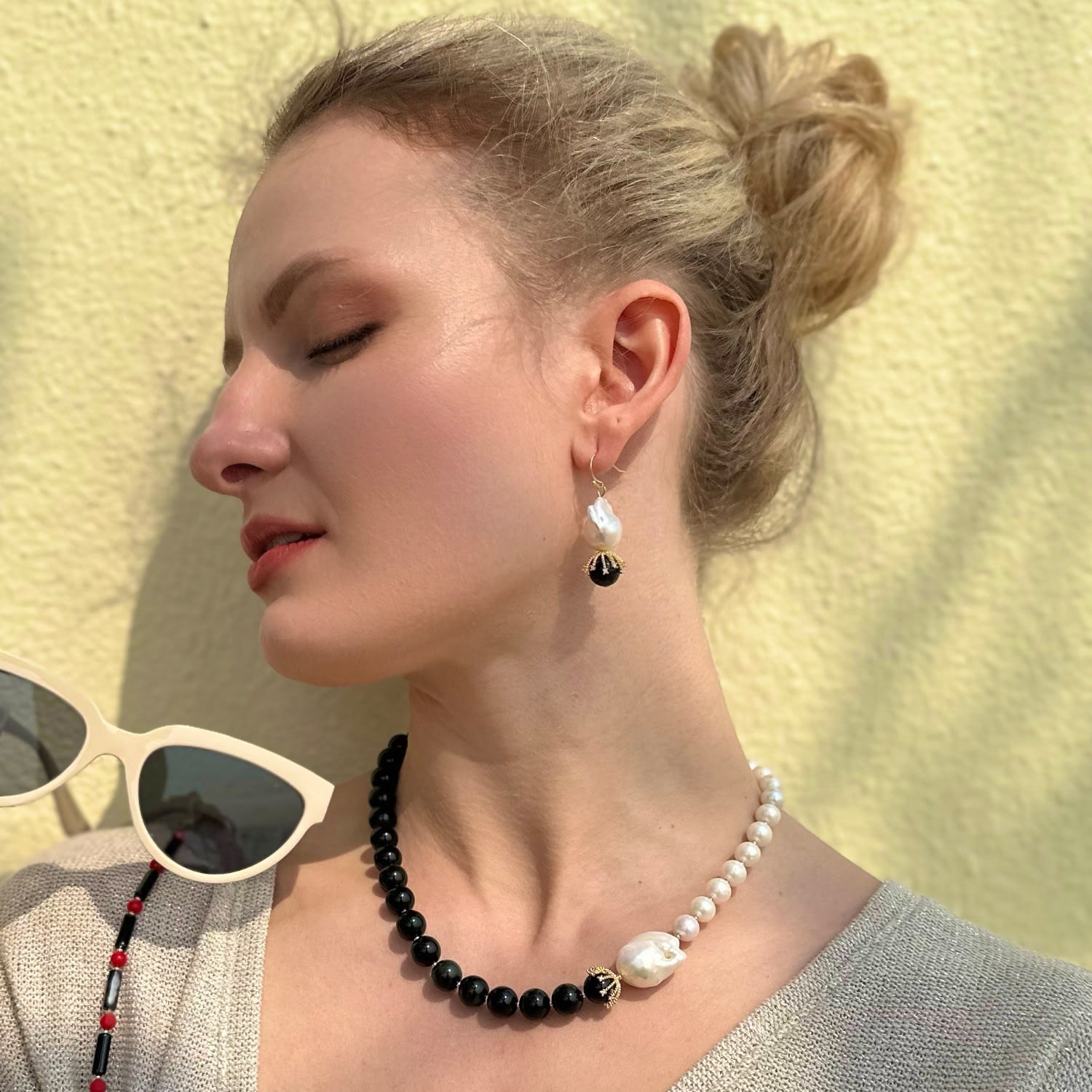 Freshwater Pearls With Black Gemstone Timeless Necklace