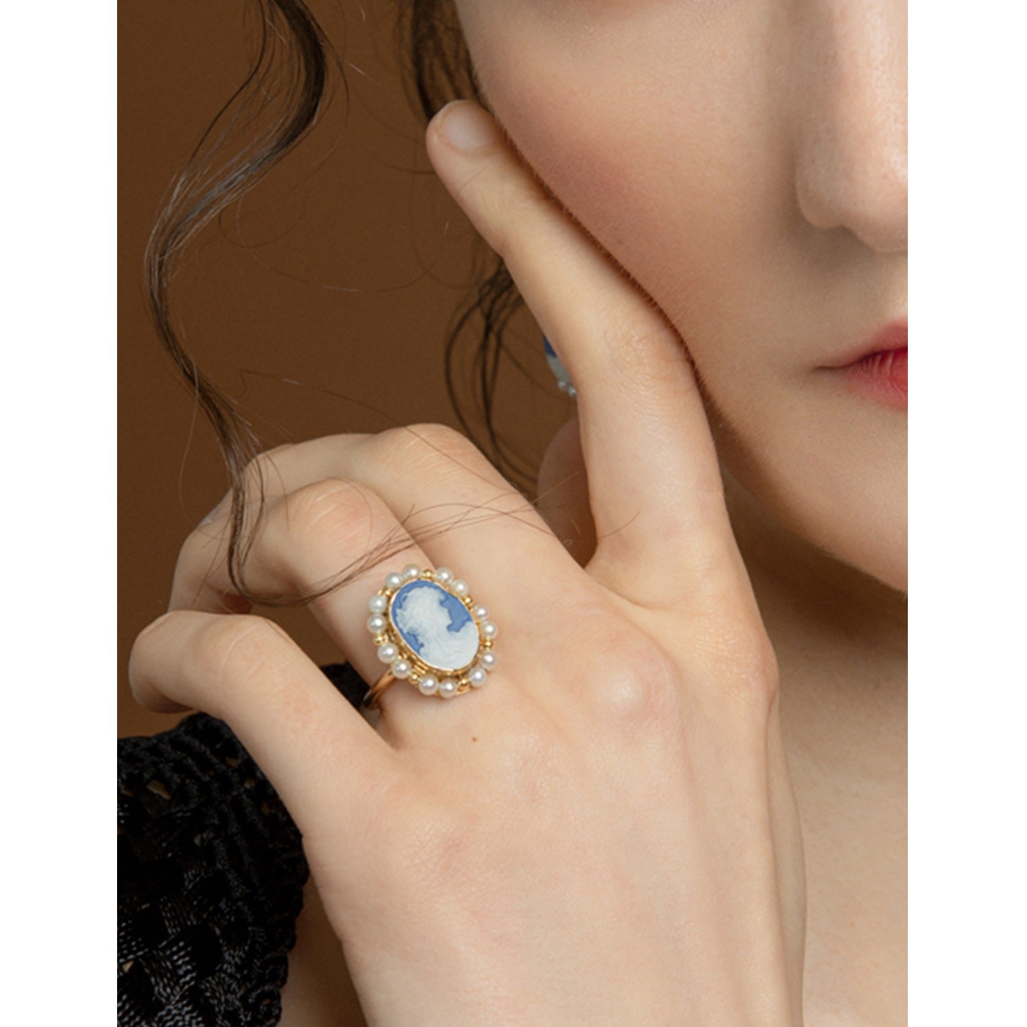 Little Lovelies Gold-Plated Blue Cameo Pearly Ring