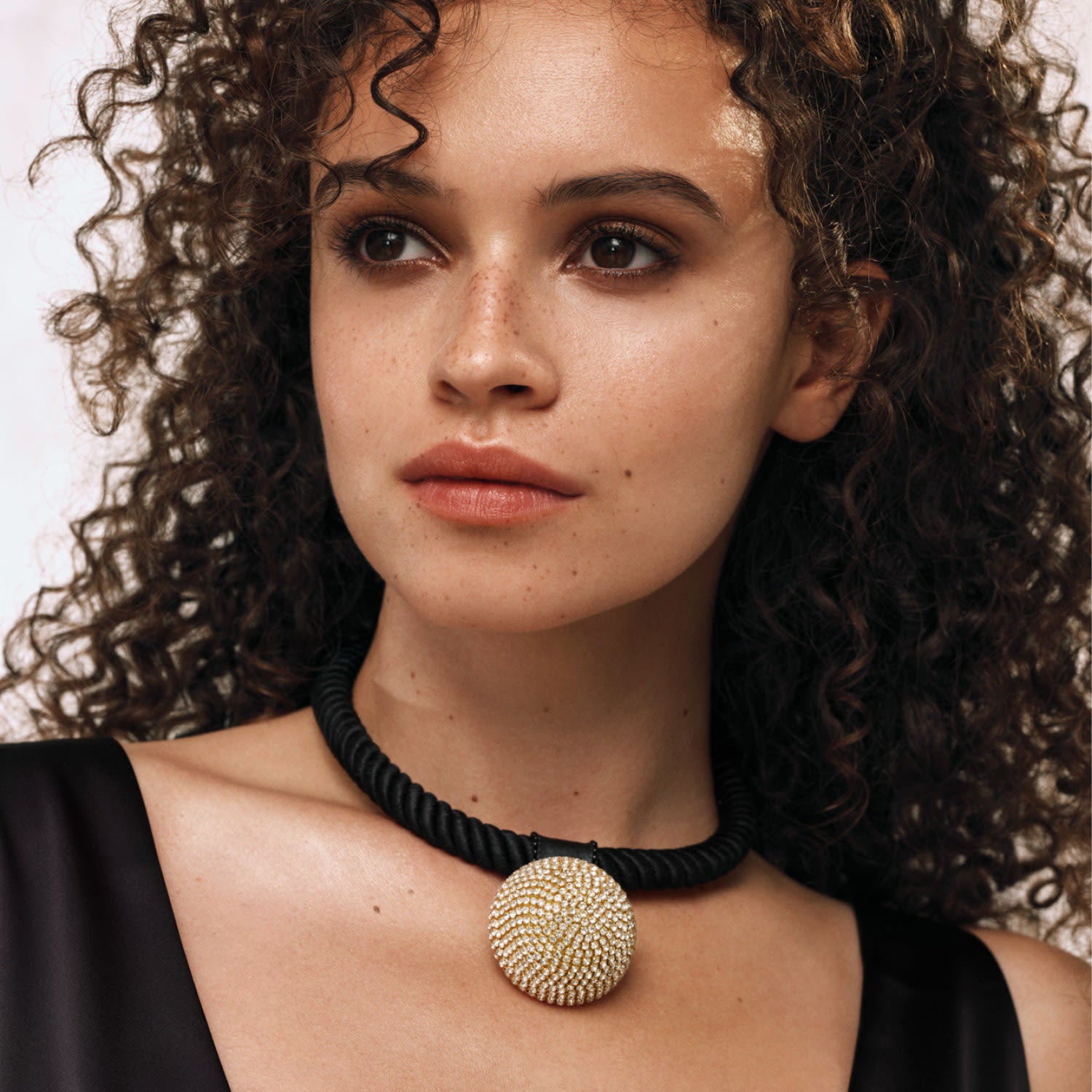 Gaia Glam Necklace In Bold Gold