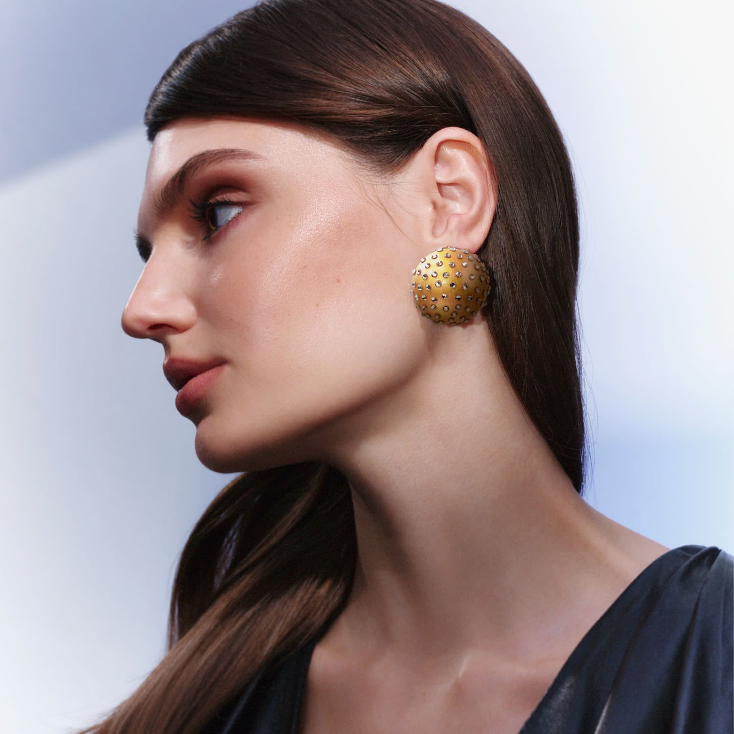Gaia Midi Jet Earrings In Gold Luxe