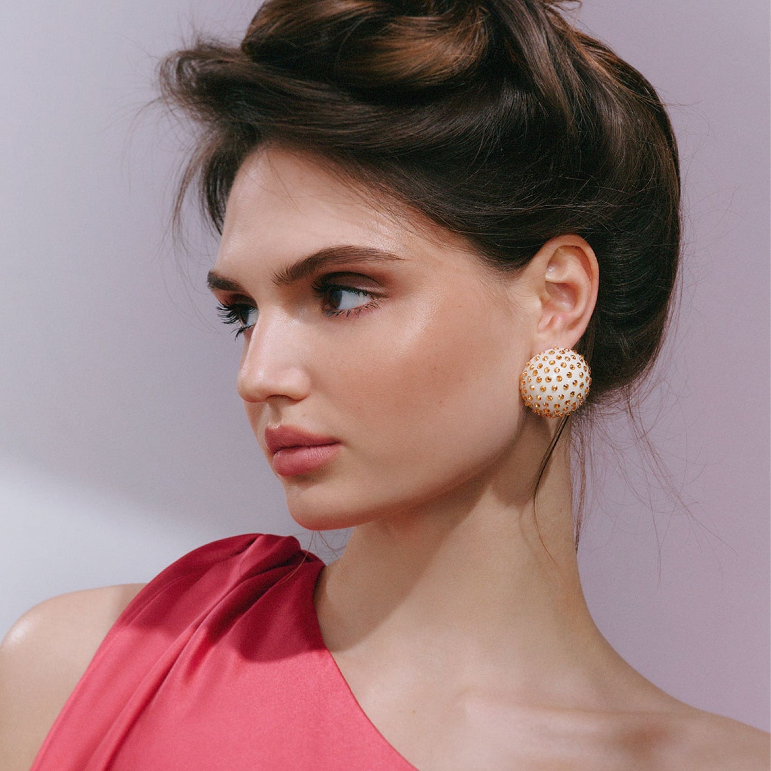 Gaia Midi Jet Earrings In Golden Ivory