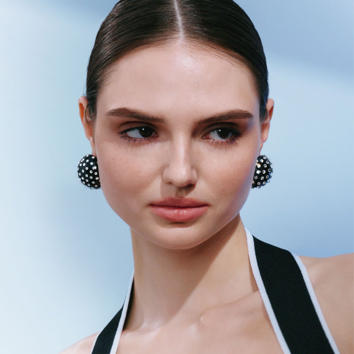 Gaia Midi Jet Earrings In Silver Moonrise