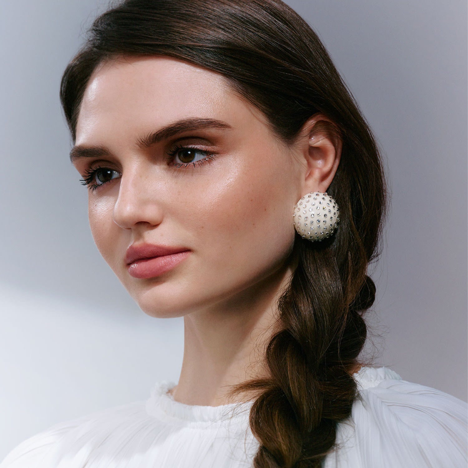 Gaia Midi Jet Earrings In Silver Sands