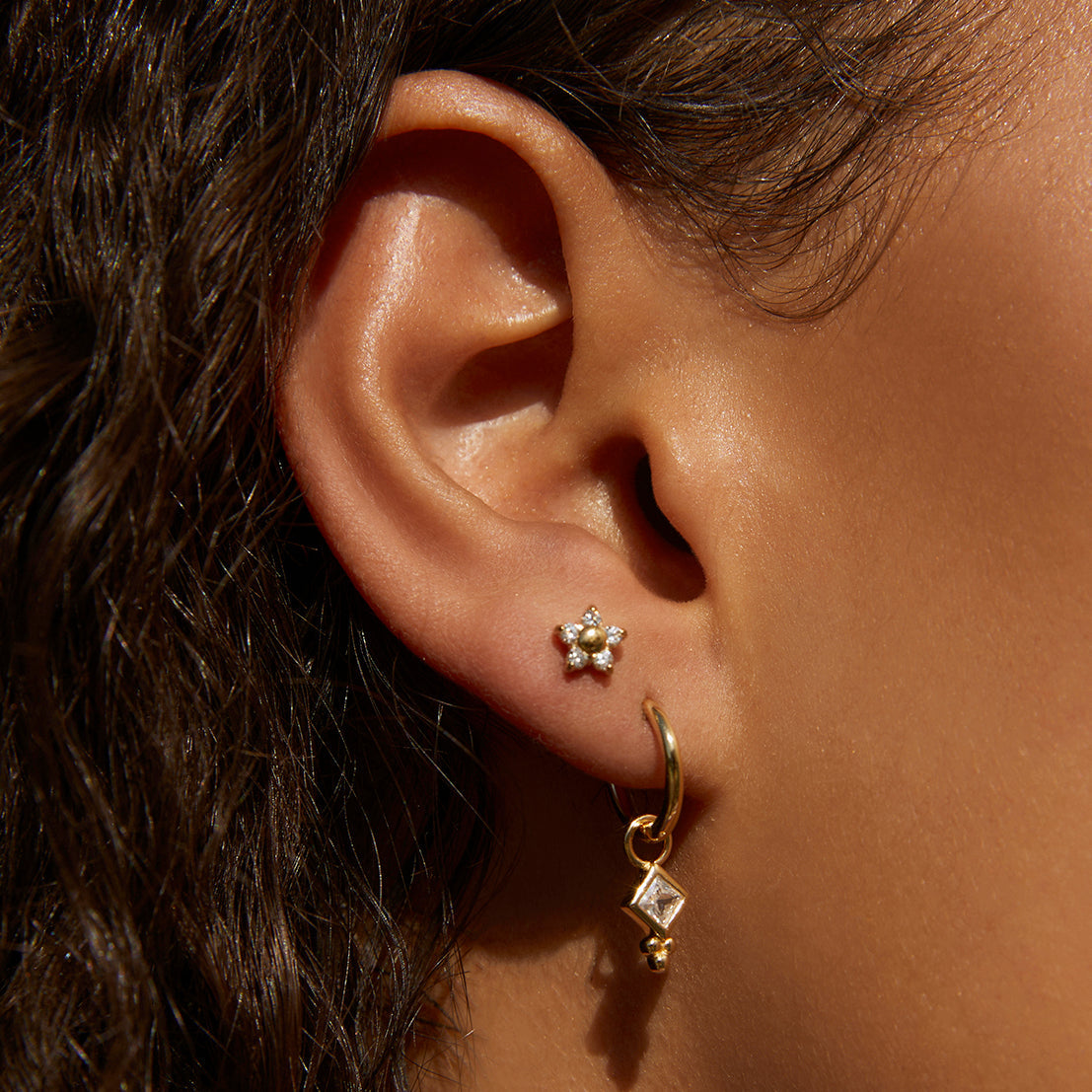 Gardenia Stud Earrings Stone
