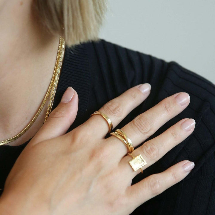 estee-lalonde-trinity-ring-daisy-london