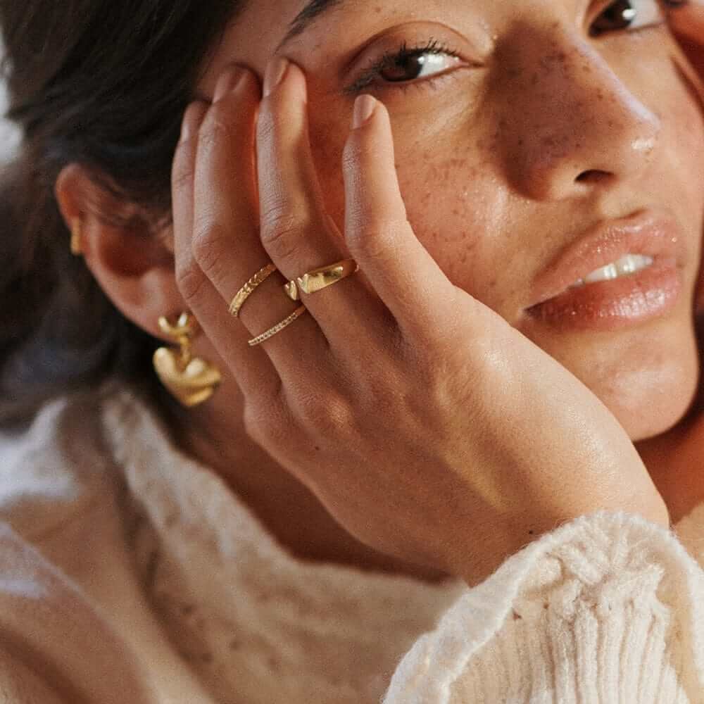 heart-signet-ring-daisy-london