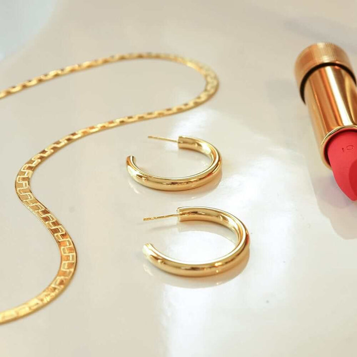 maxi-bold-hoop-earrings-daisy-london