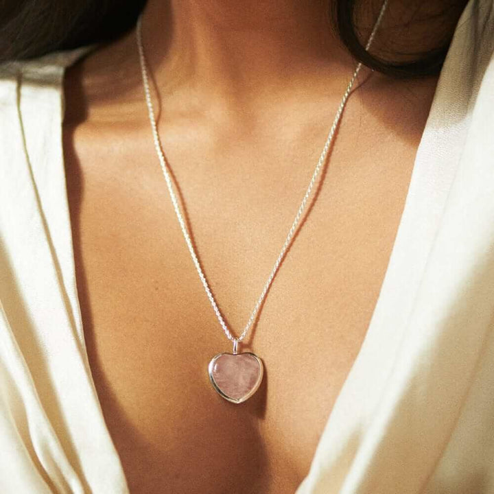 beloved-rose-quartz-heart-pendant-necklace-daisy-london