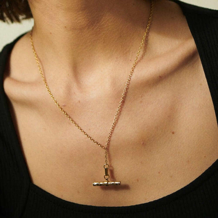 oyster-t-bar-necklace-daisy-london