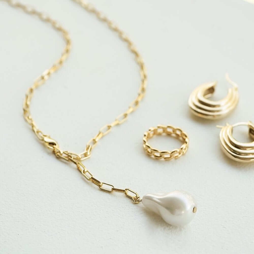 polly-sayer-baroque-pearl-chain-necklace-daisy-london