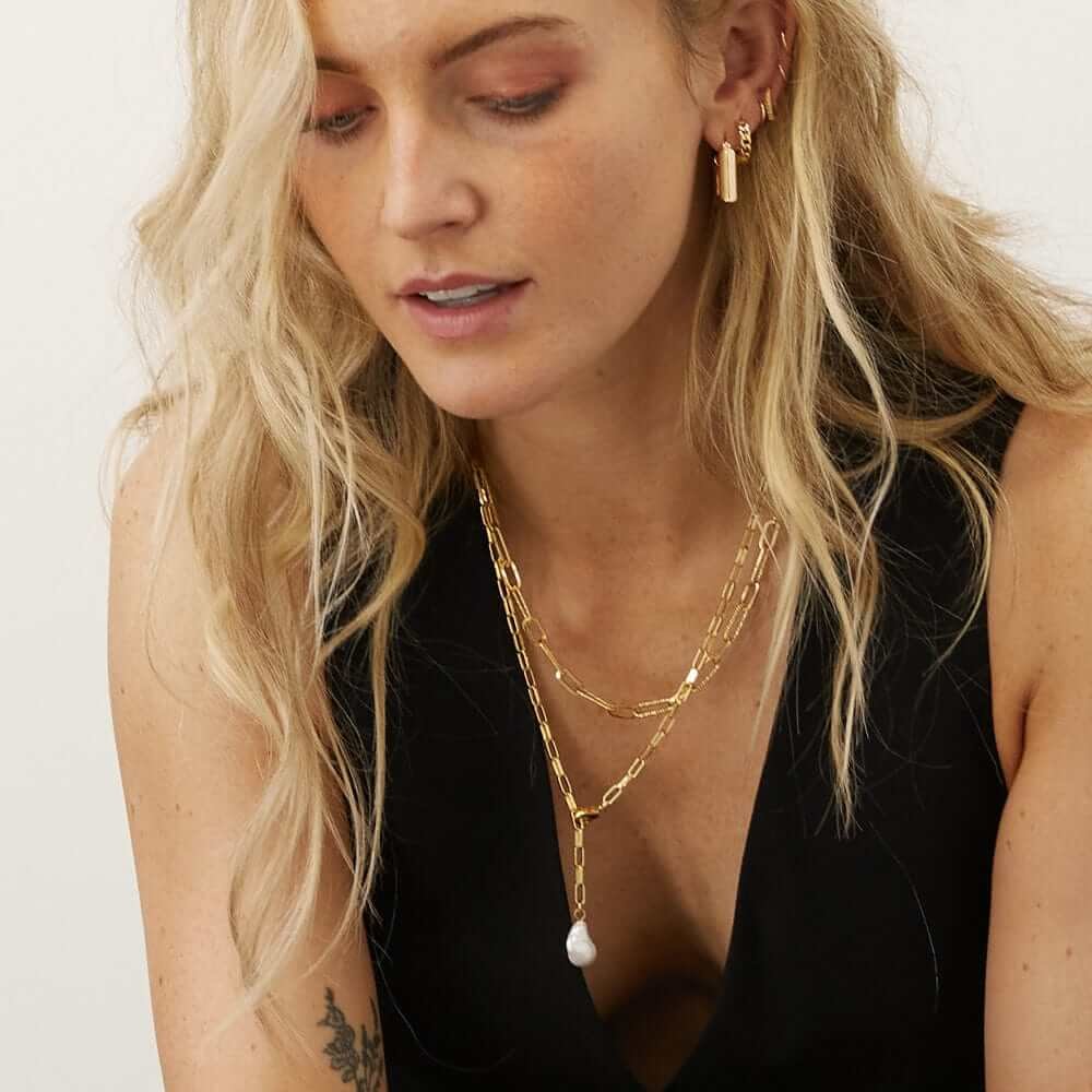 polly-sayer-baroque-pearl-chain-necklace-daisy-london