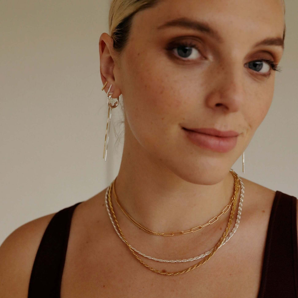 estee-lalonde-duality-chain-necklace-daisy-london