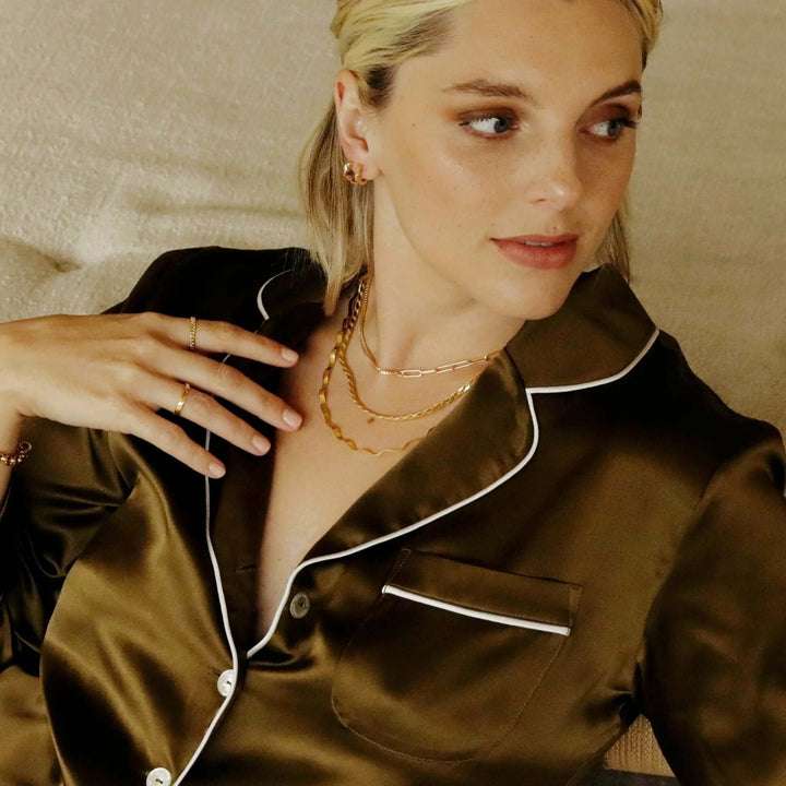 estee-lalonde-wavy-snake-chain-necklace-daisy-london