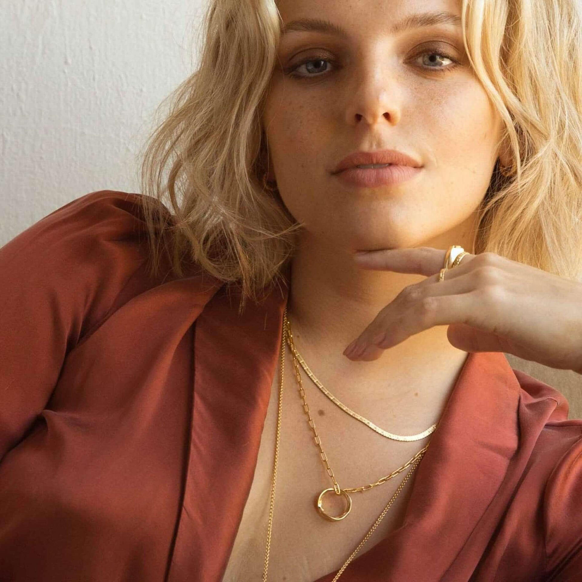 estee-lalonde-long-flat-snake-chain-necklace-daisy-london