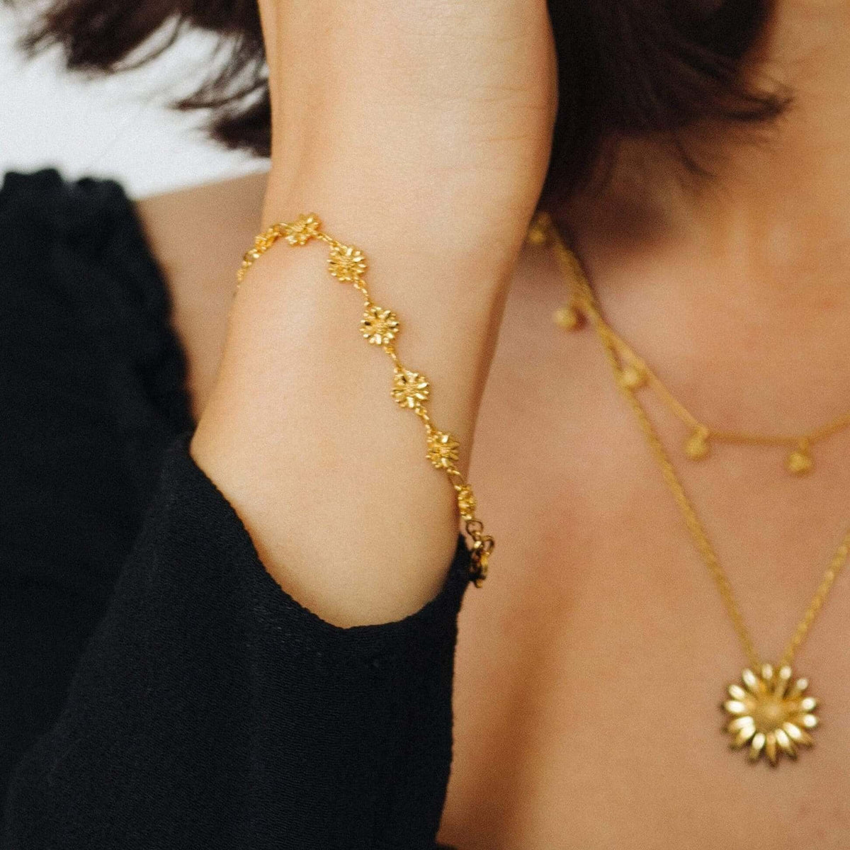sixteen-bellis-daisy-chain-bracelet-daisy-london