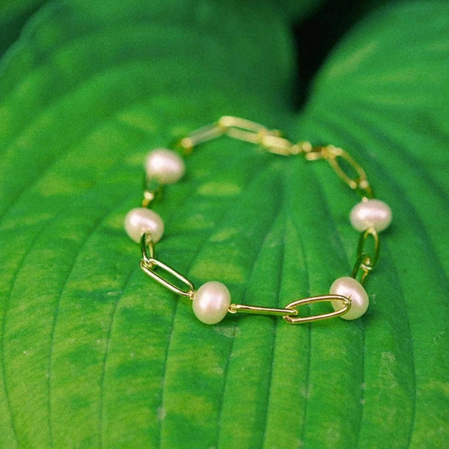 shrimps-pearl-bracelet-daisy-london