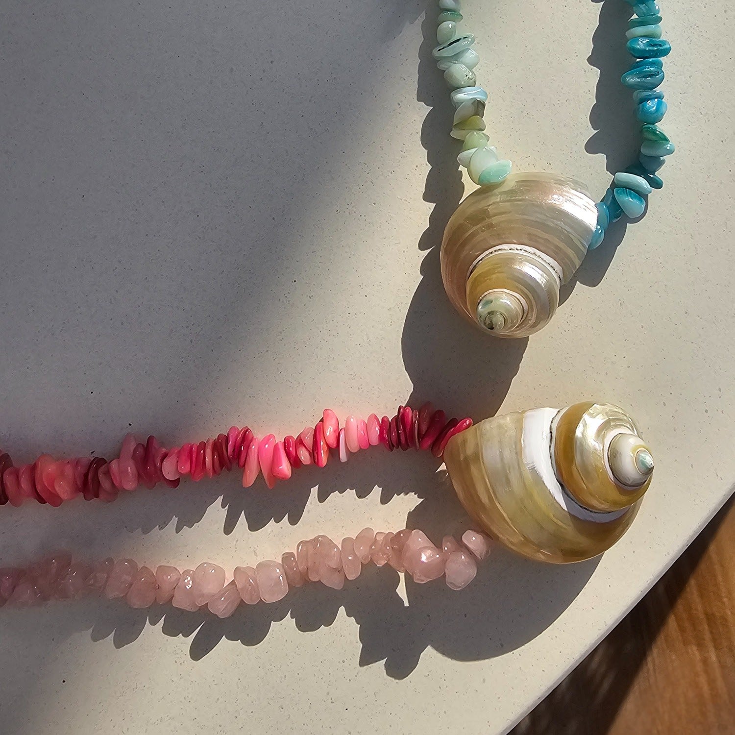Gemma Turbo Shell & Glass Bead Necklace - Flamingo