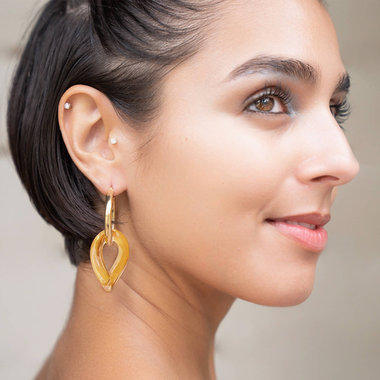 Gold And Lucite Curb Link Drop Hoop Earrings In Honey
