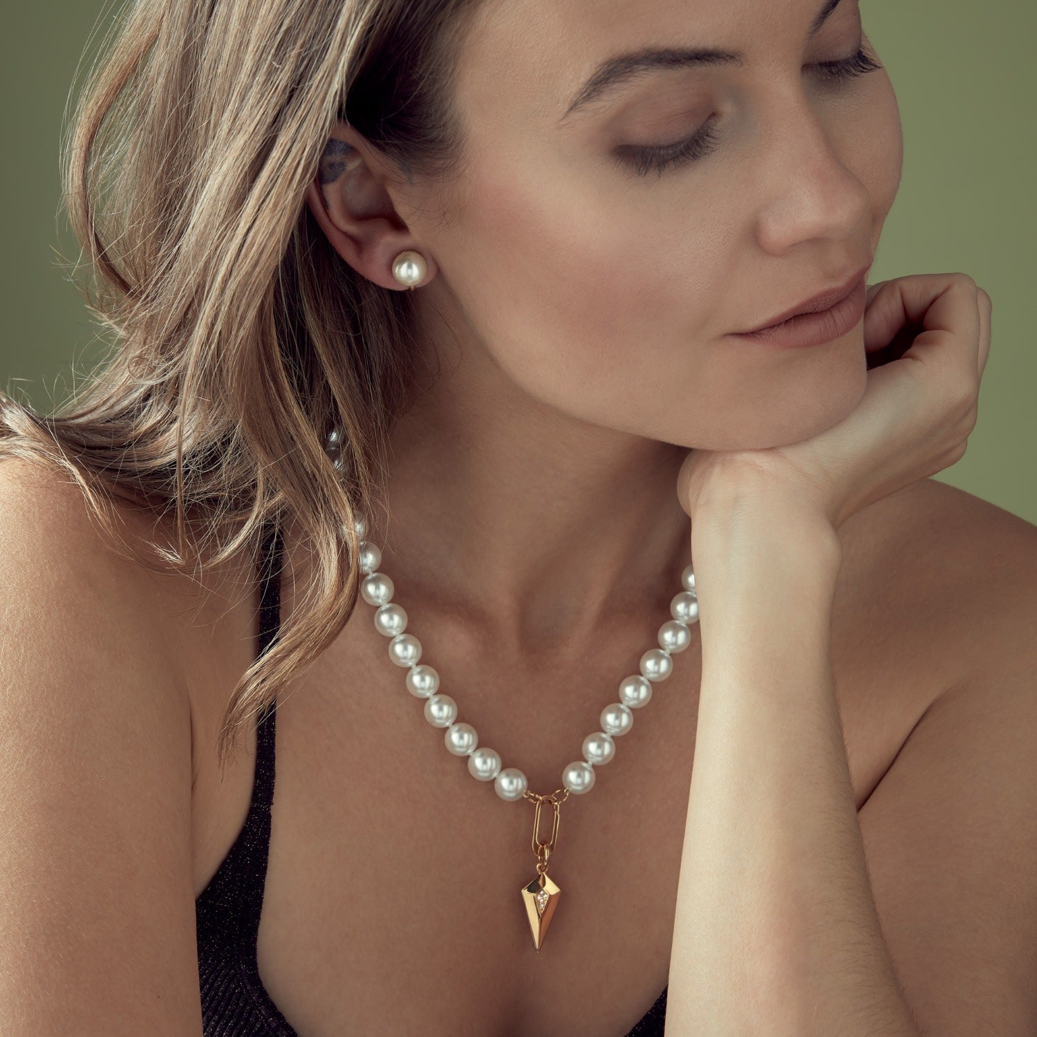 Gold Art Deco Charm Pearl Necklace