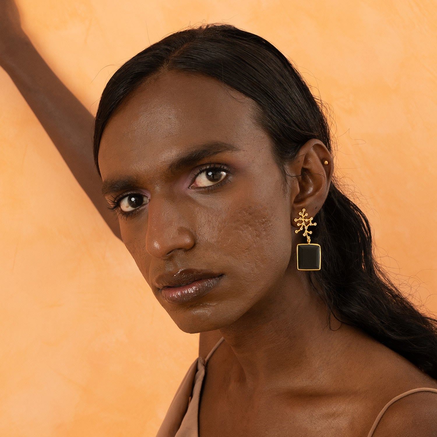 Gold Blanco Earrings With Onyx & Zirconia