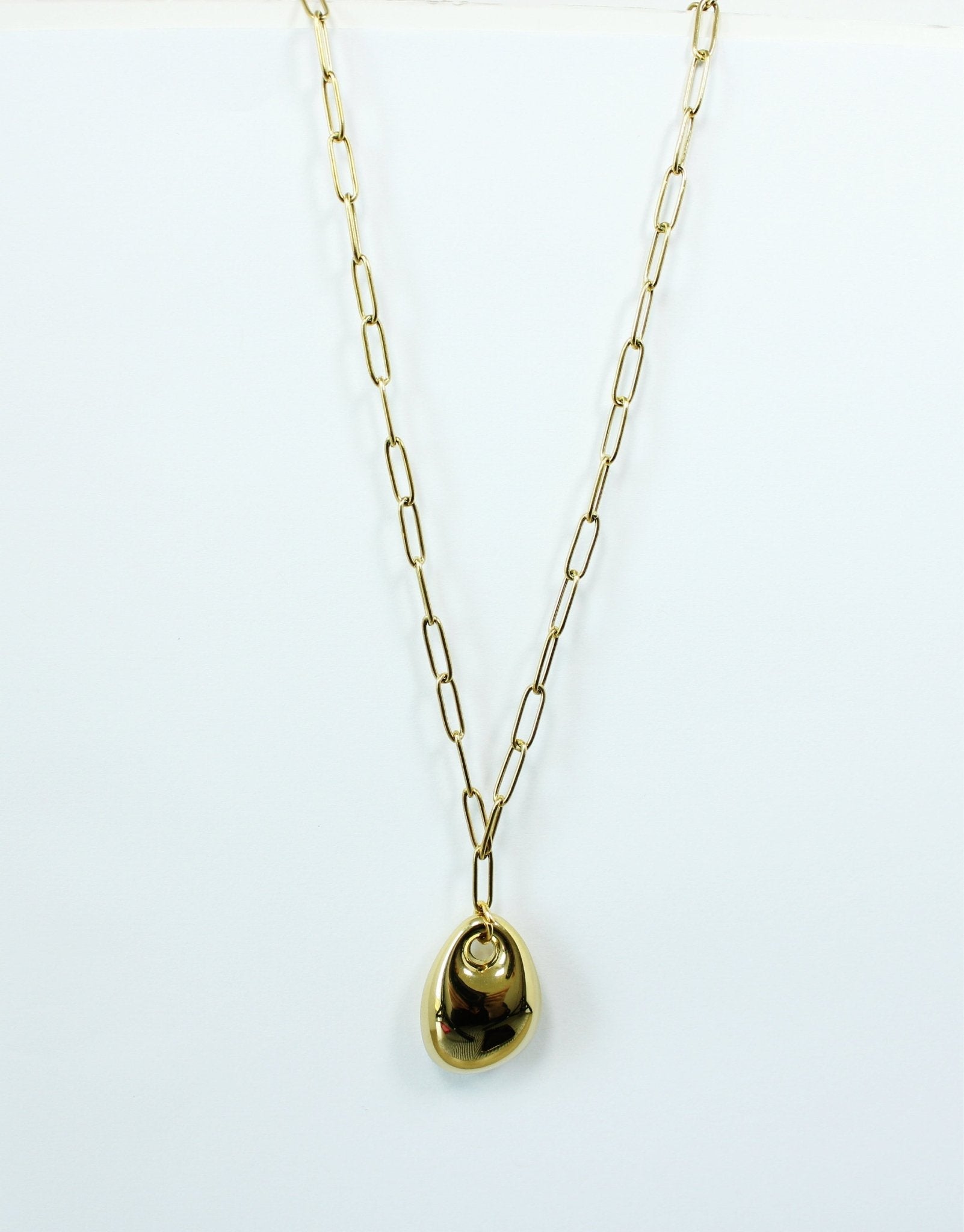 Gold Oval Pendant Necklace